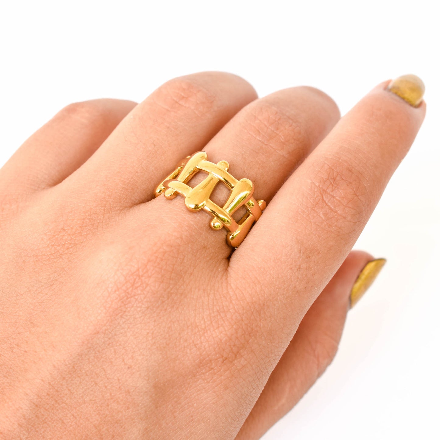 Claw Ring