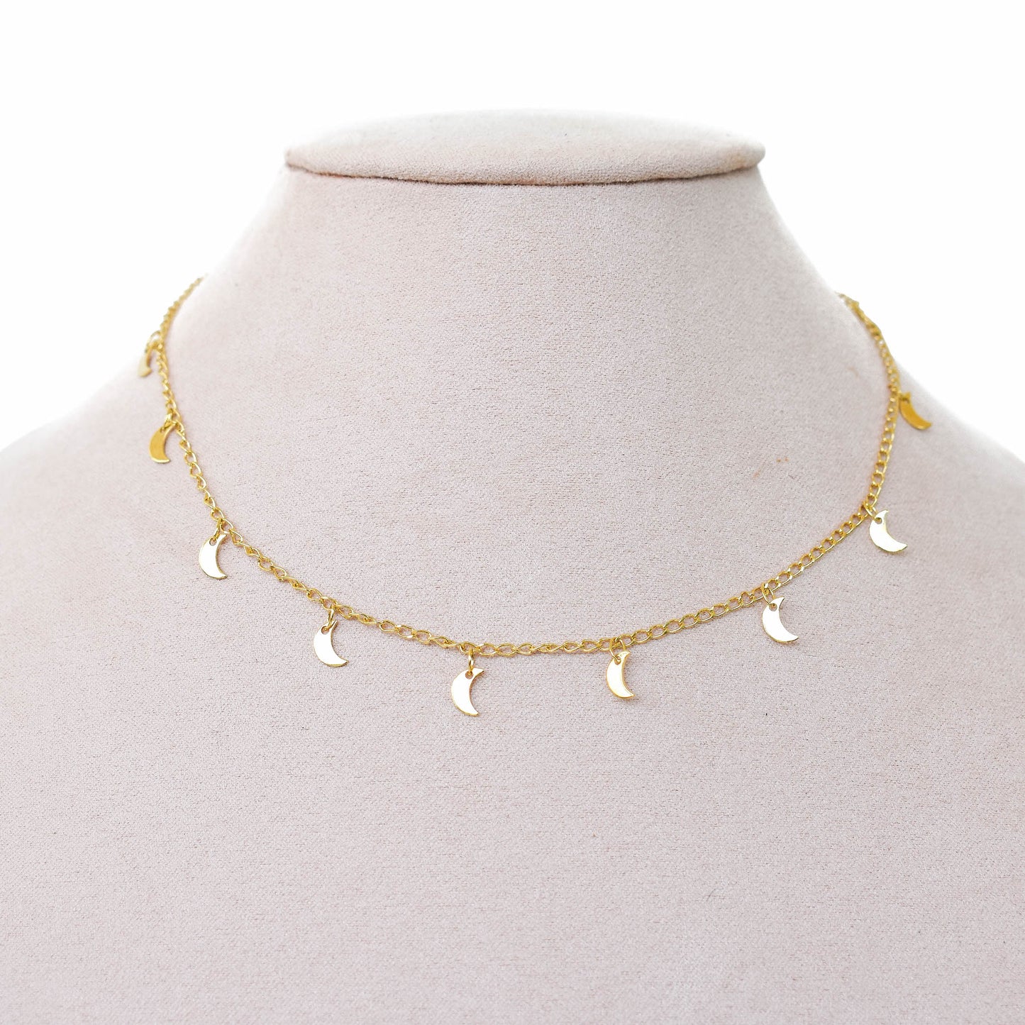Choker Moon